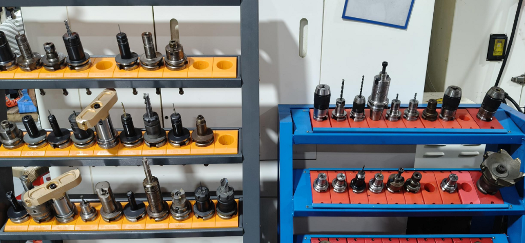 CNC Milling VS CNC turning- cutting tools